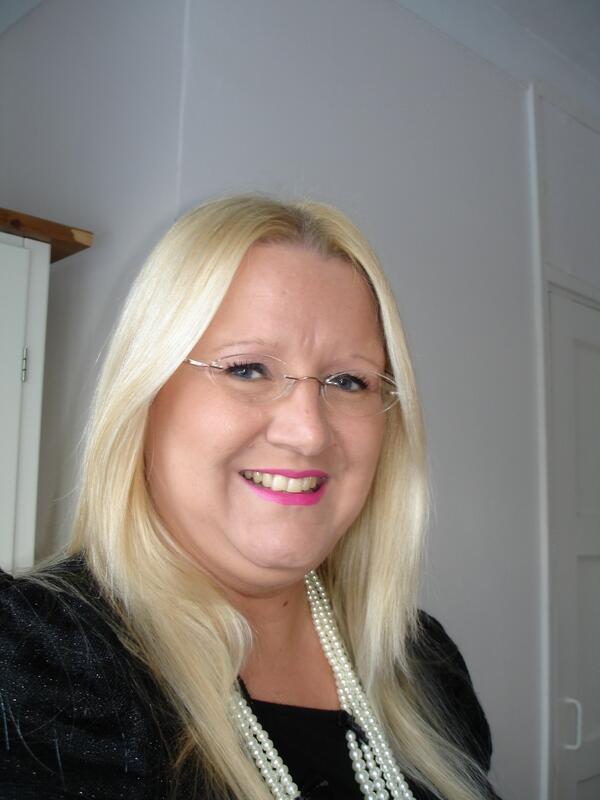KarenJ39, Darlington