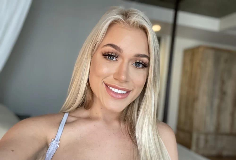 Louiseeexxx, Salford