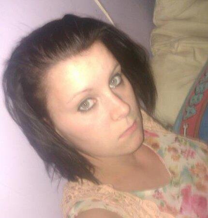 BRUNETTE_billie, Mold, Flintshire