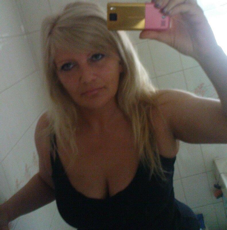 wildcherryxxx, Dunton Green, Kent