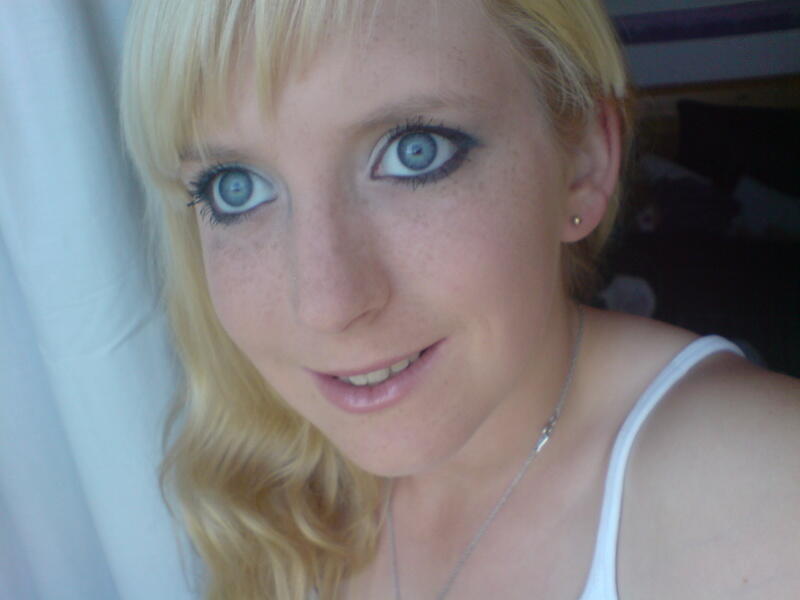 blond_emz, Angus