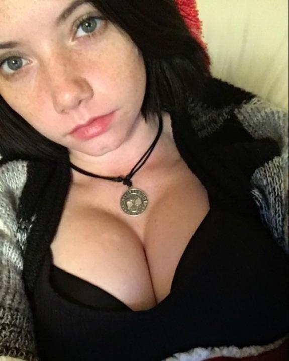 Sexaddict, Leighton-Linslade, Central Bedfordshire
