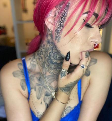 DeeLouiseXX