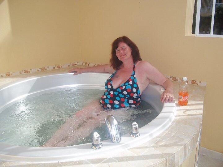 paulinef8, Larkhall, South Lanarkshire