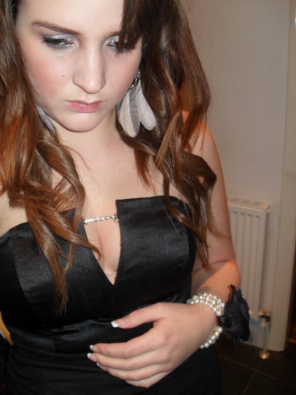 Lara2473, West Molesey, Surrey
