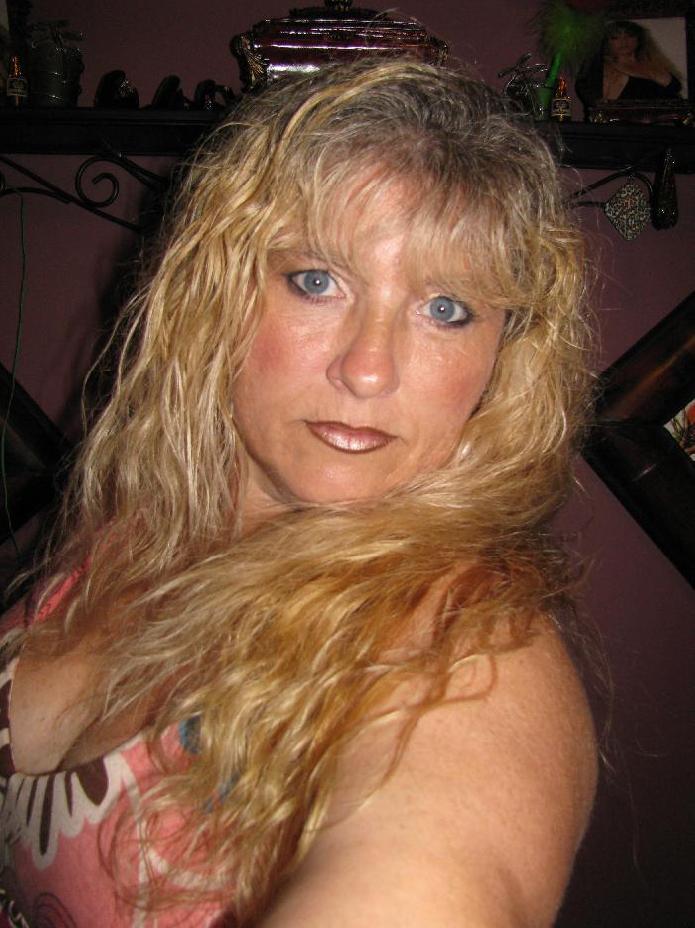 BLONDEbbw4fun, Henryd, Conwy