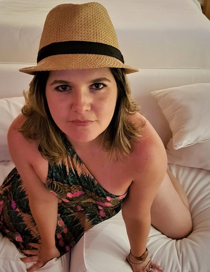 PreciousRosy36, Wokingham