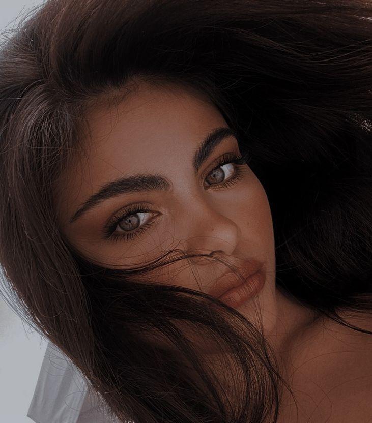 MissUniverse, Montacute, Somerset