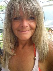 LovelyBoobsMilf3, Chesterfield, Derbyshire