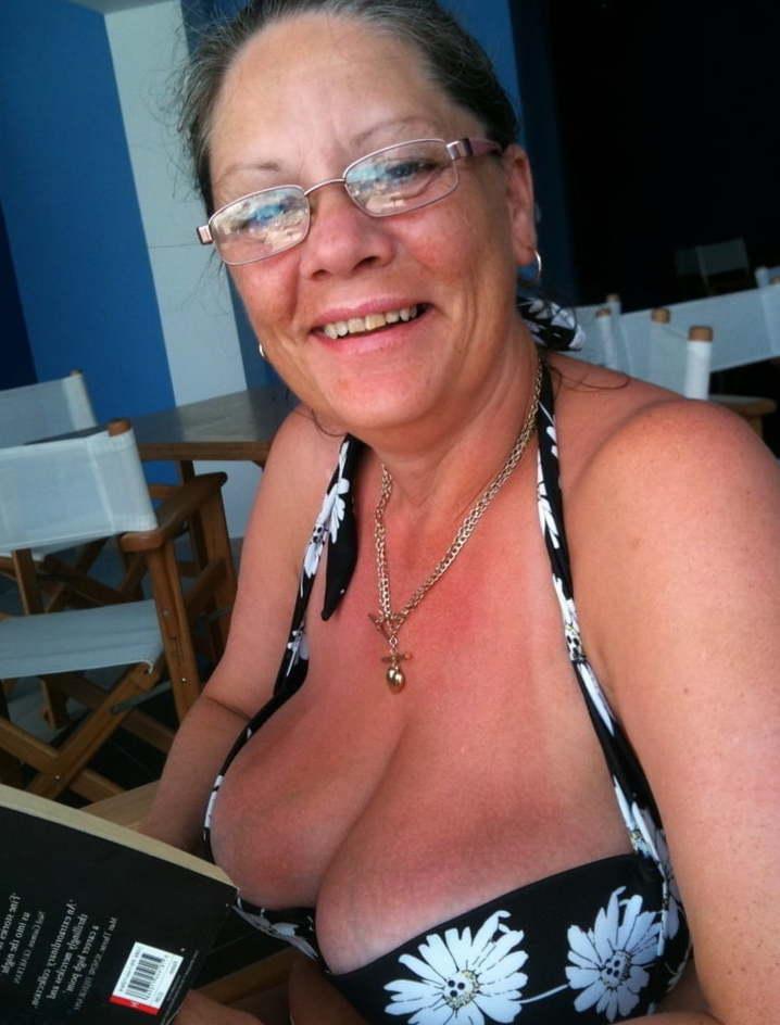 Oldandhorny, Hook, Hampshire